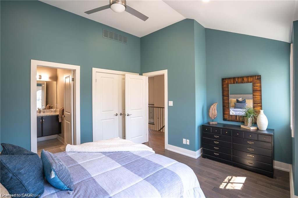 20-19 Lake Street, Grimsby, ON - Indoor Photo Showing Bedroom