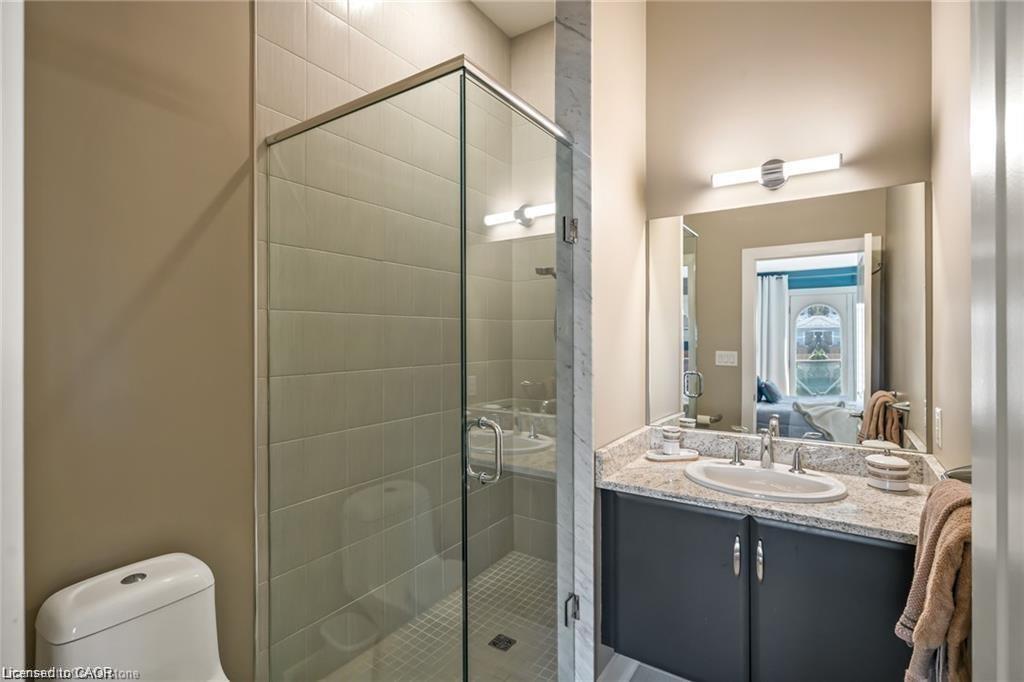 20-19 Lake Street, Grimsby, ON - Indoor Photo Showing Bathroom