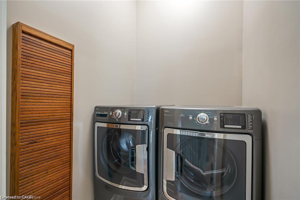 20-19 Lake Street, Grimsby, ON - Indoor Photo Showing Laundry Room
