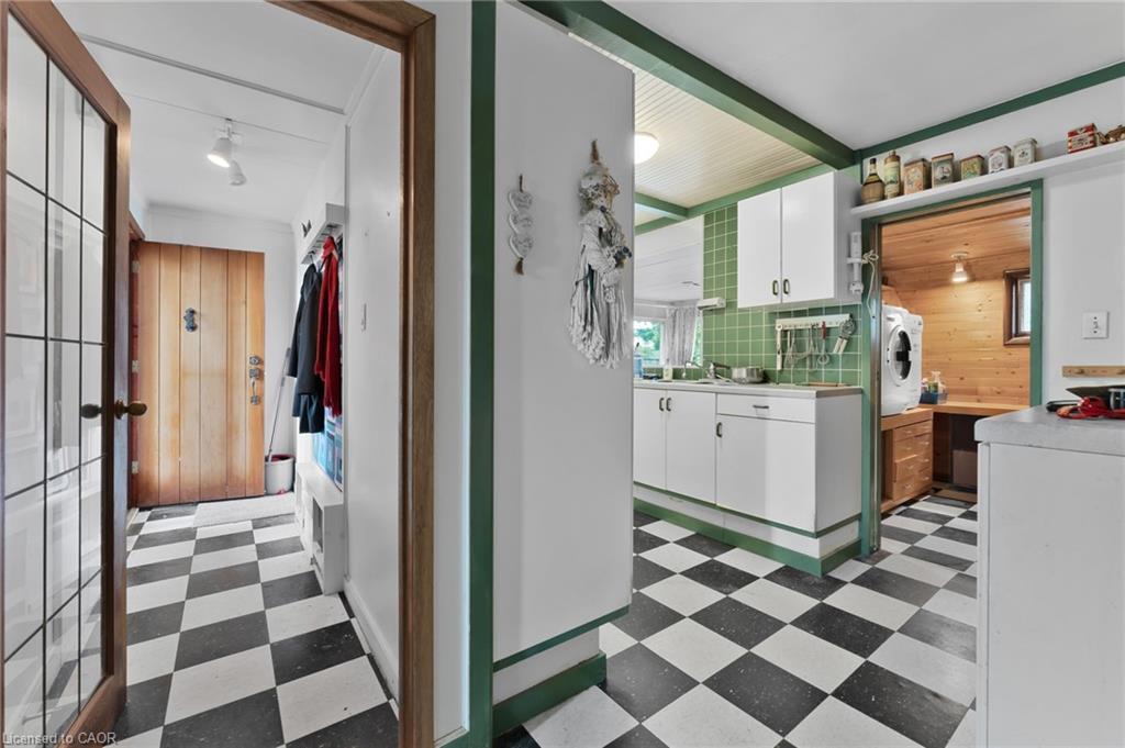 614 Golf Club Road, Hamilton, ON - Indoor Photo Showing Laundry Room