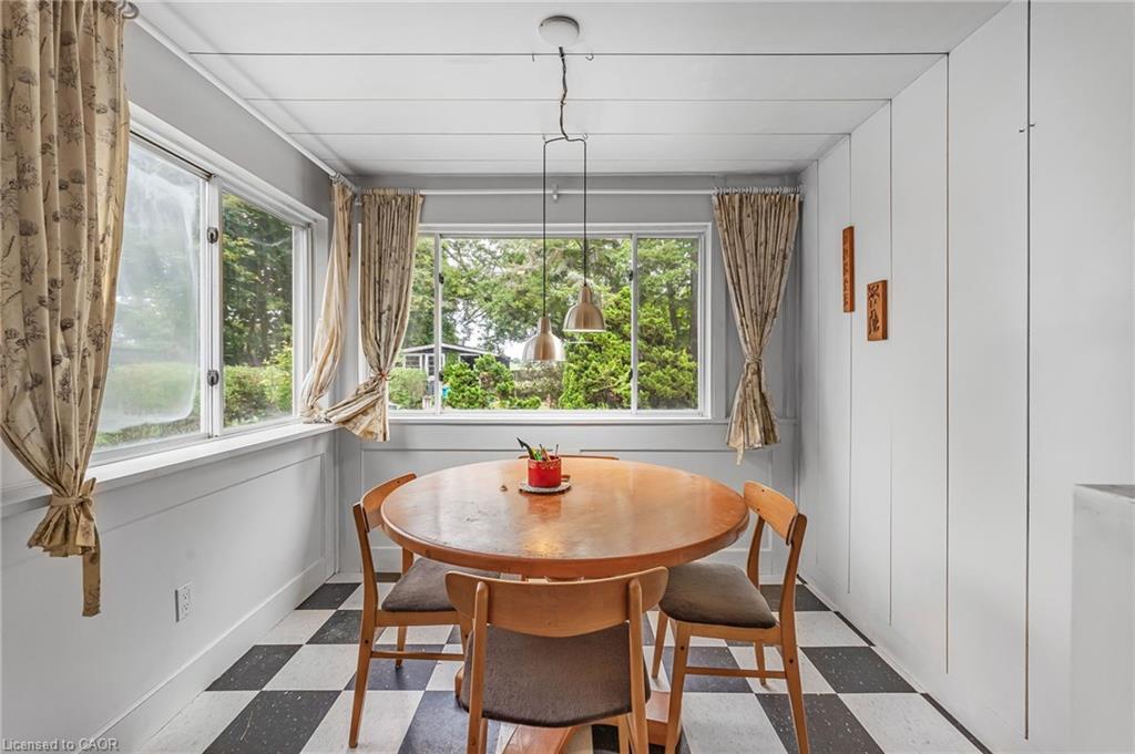 614 Golf Club Road, Hamilton, ON - Indoor Photo Showing Dining Room
