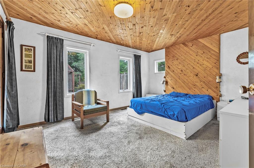 614 Golf Club Road, Hamilton, ON - Indoor Photo Showing Bedroom