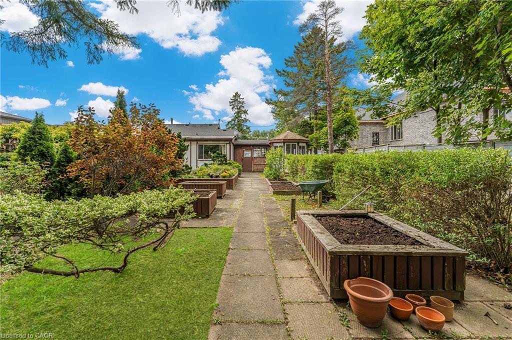 614 Golf Club Road, Hamilton, ON - Outdoor