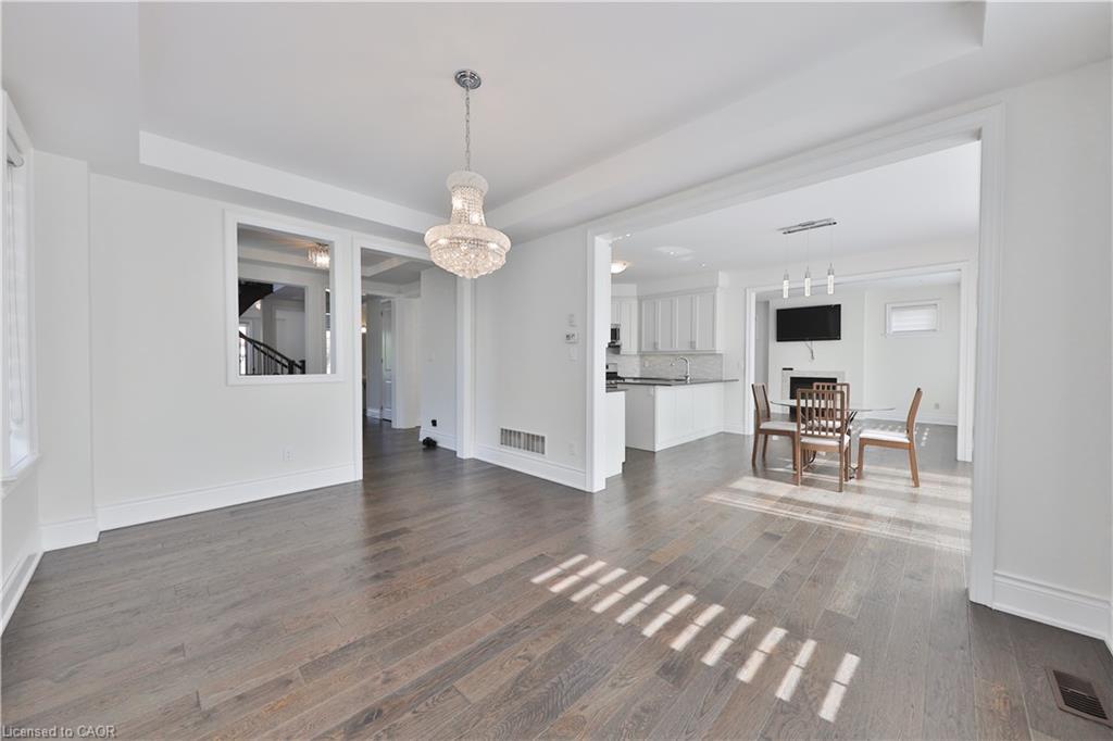 2163 Vineland Crescent, Oakville, ON - Indoor Photo Showing Other Room