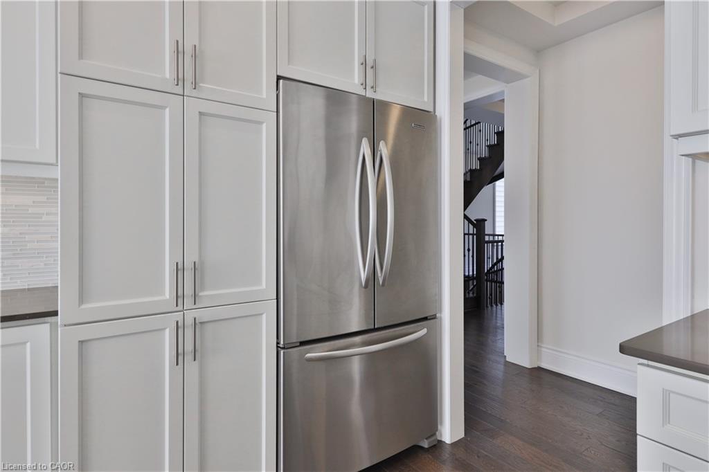 2163 Vineland Crescent, Oakville, ON - Indoor Photo Showing Kitchen