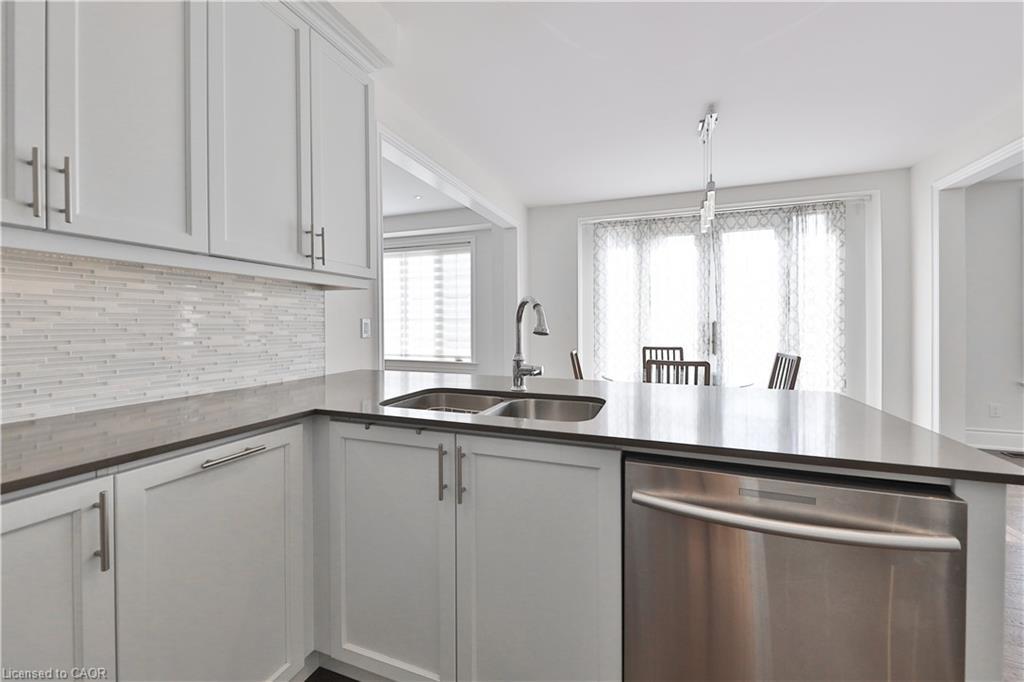 2163 Vineland Crescent, Oakville, ON - Indoor Photo Showing Kitchen With Double Sink