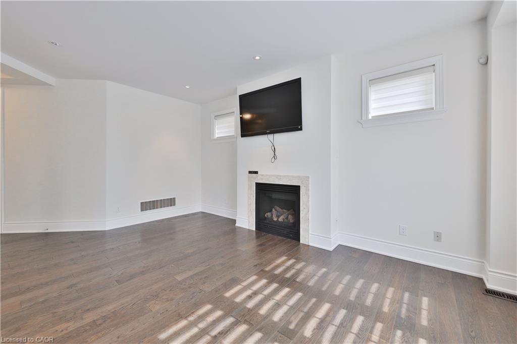 2163 Vineland Crescent, Oakville, ON - Indoor With Fireplace