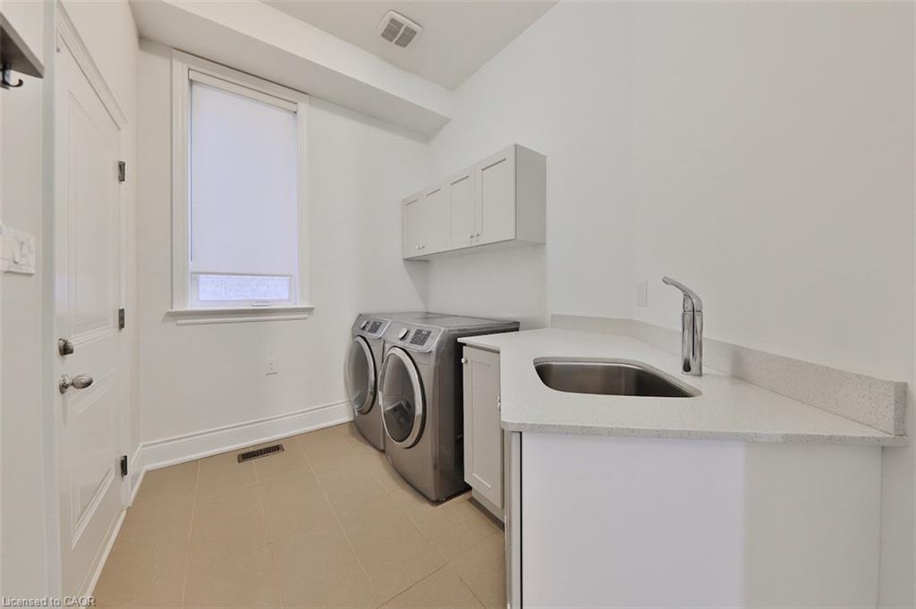 2163 Vineland Crescent, Oakville, ON - Indoor Photo Showing Laundry Room