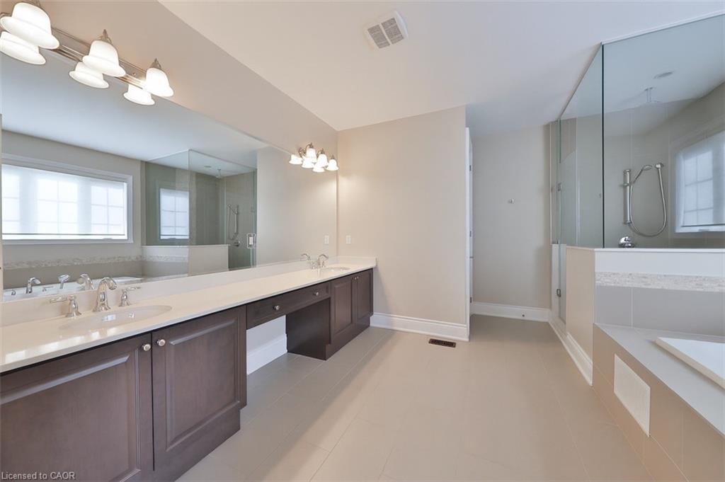 2163 Vineland Crescent, Oakville, ON - Indoor Photo Showing Bathroom