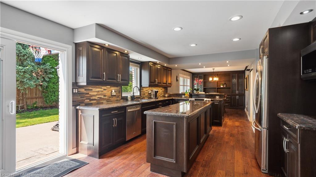 6276 Moretta Drive, Niagara Falls, ON - Indoor Photo Showing Kitchen