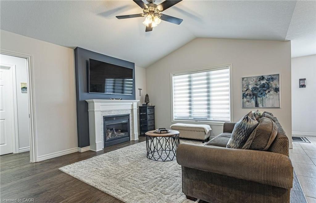 3 Woodhatch Crescent, Ingersoll, ON - Indoor Photo Showing Living Room With Fireplace