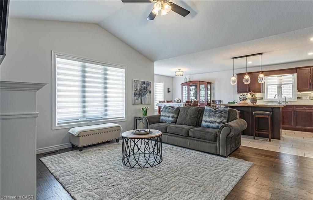 3 Woodhatch Crescent, Ingersoll, ON - Indoor Photo Showing Living Room