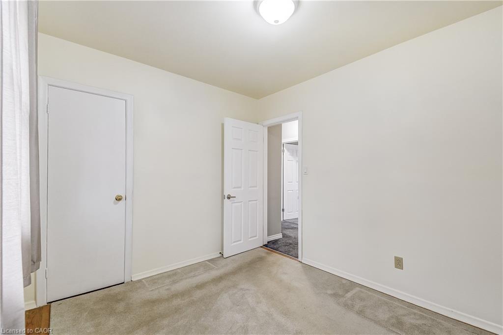 5446 Calvert Place, Burlington, ON - Indoor Photo Showing Other Room