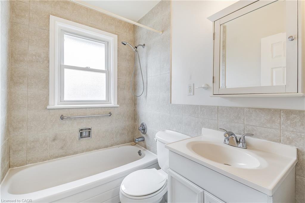 5446 Calvert Place, Burlington, ON - Indoor Photo Showing Bathroom