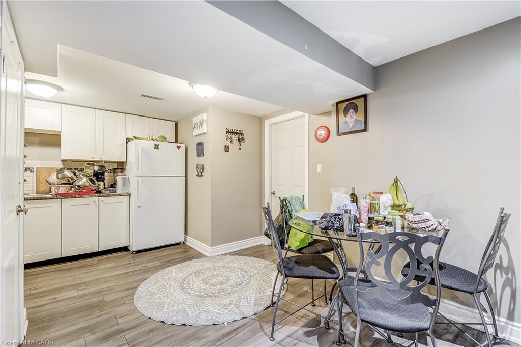 5446 Calvert Place, Burlington, ON - Indoor Photo Showing Dining Room