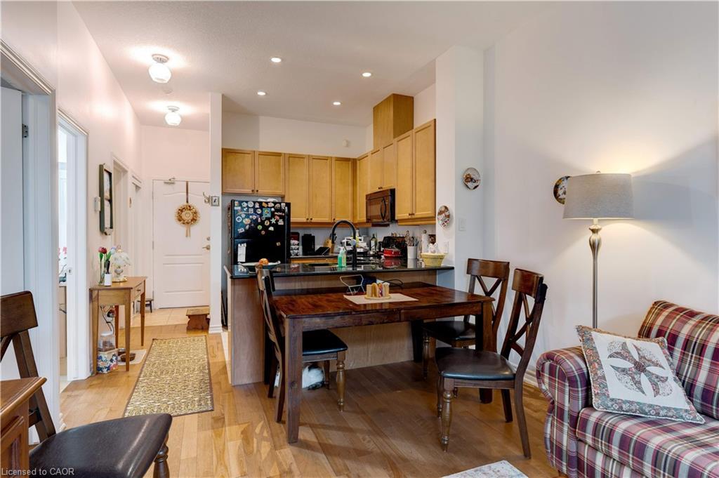 111-5327 Upper Middle Road, Burlington, ON - Indoor