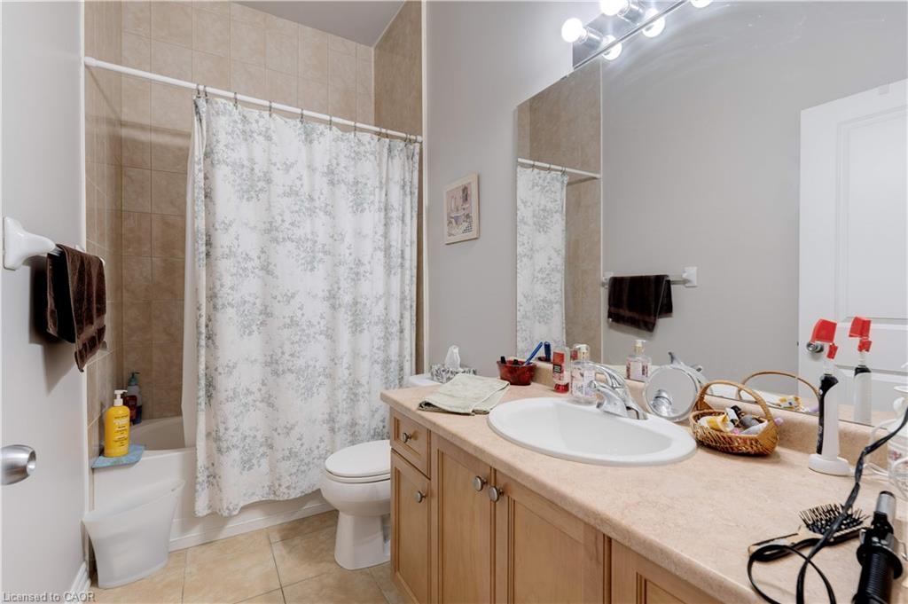 111-5327 Upper Middle Road, Burlington, ON - Indoor Photo Showing Bathroom
