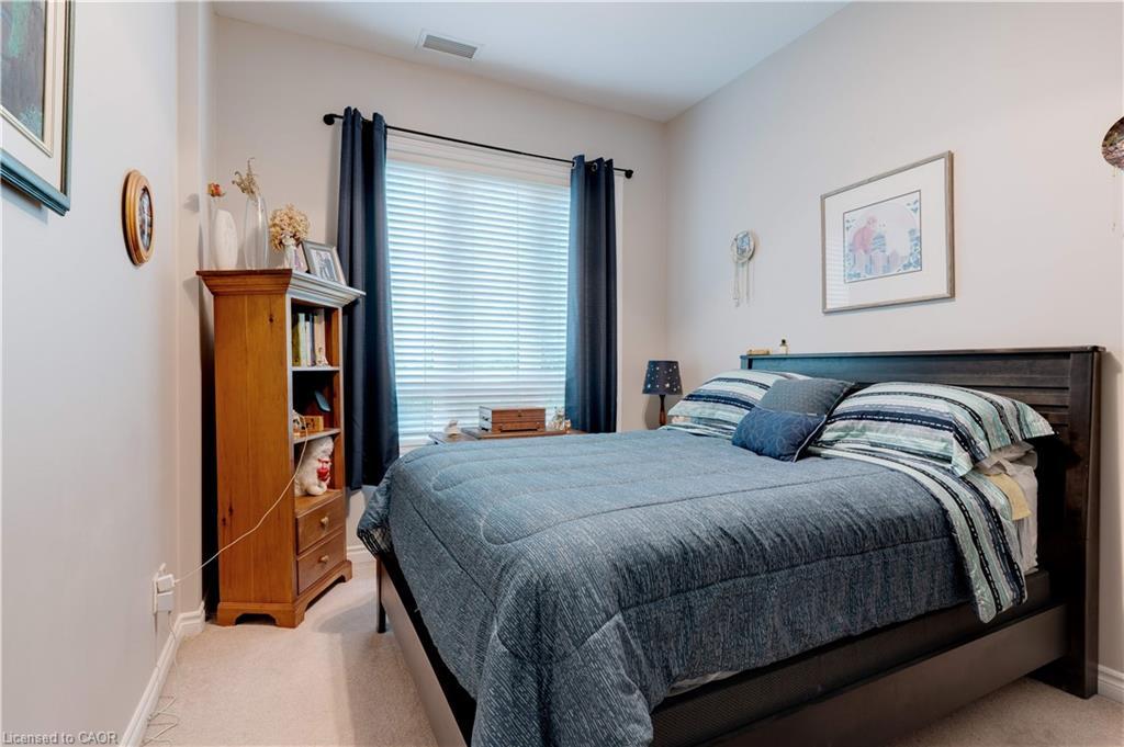 111-5327 Upper Middle Road, Burlington, ON - Indoor Photo Showing Bedroom