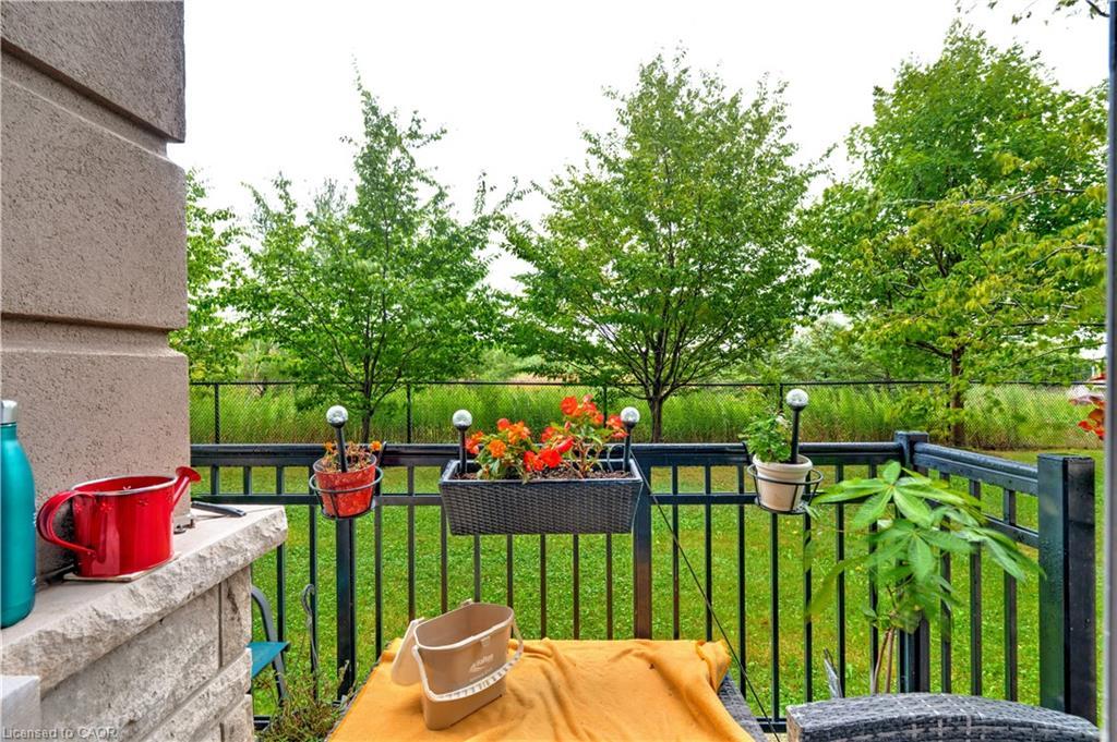 111-5327 Upper Middle Road, Burlington, ON - Outdoor