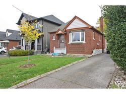 35 Barons Avenue S Hamilton, ON L8K 2Y1