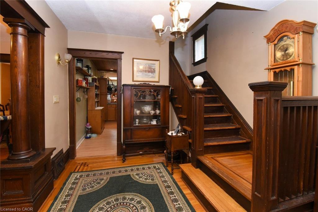 12 Leinster Avenue S, Hamilton, ON - Indoor Photo Showing Other Room