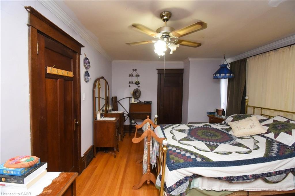 12 Leinster Avenue S, Hamilton, ON - Indoor