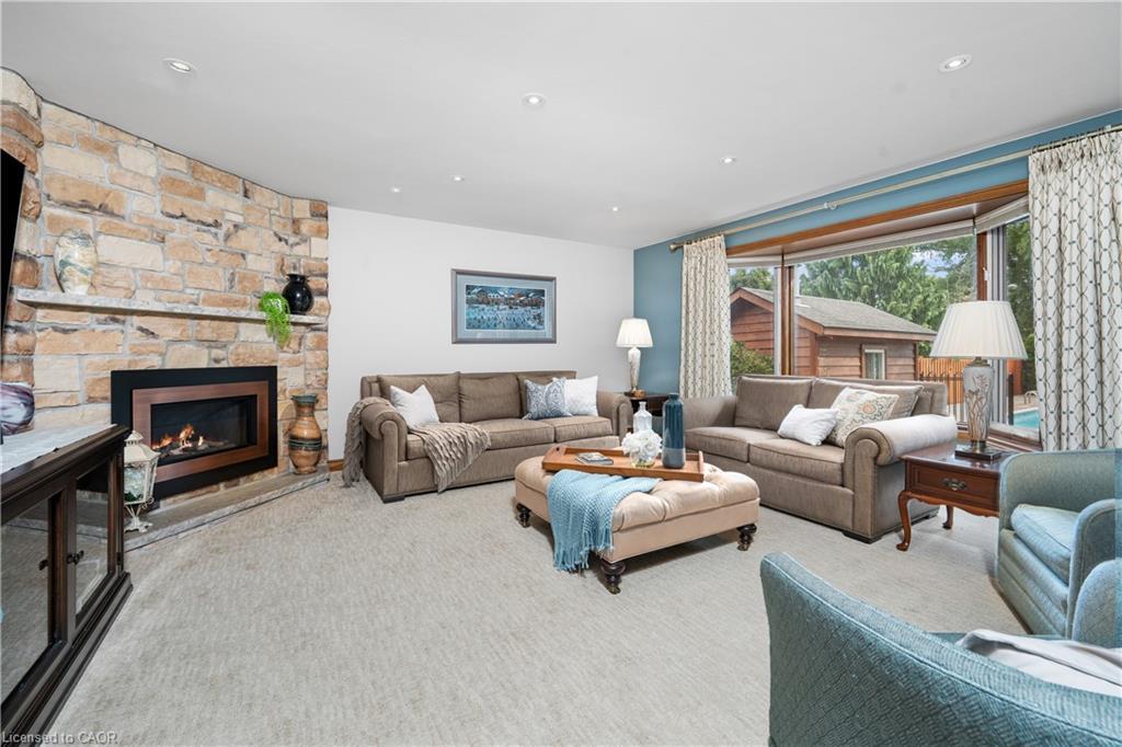 22 Wendakee Drive, Hamilton, ON - Indoor Photo Showing Living Room With Fireplace