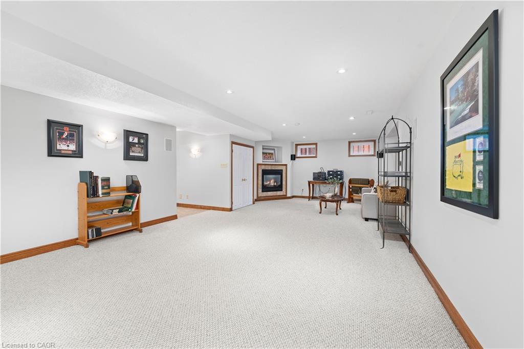 22 Wendakee Drive, Hamilton, ON - Indoor Photo Showing Other Room