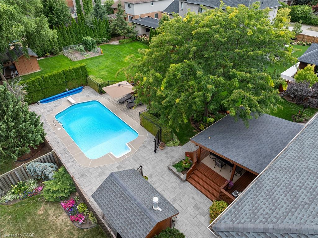 22 Wendakee Drive, Hamilton, ON - Outdoor With In Ground Pool With Backyard