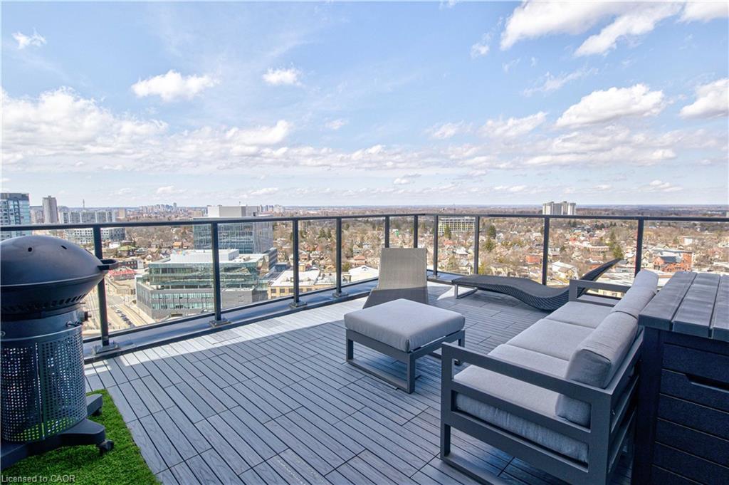 1902-1 Victoria Street S, Kitchener, ON - Outdoor