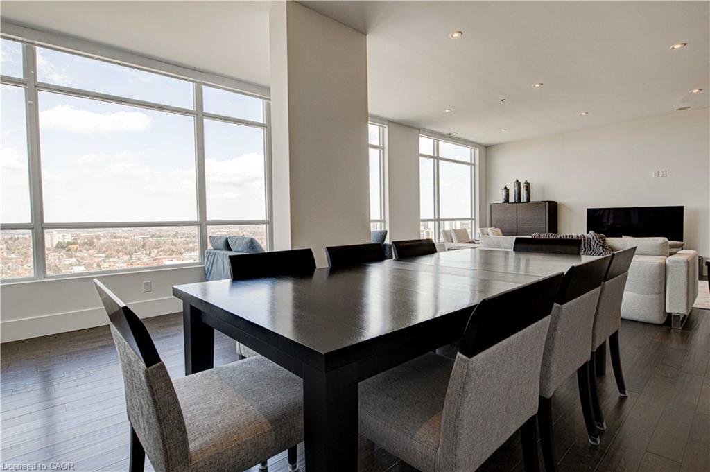 1902-1 Victoria Street S, Kitchener, ON - Indoor Photo Showing Dining Room