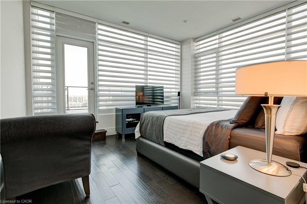 1902-1 Victoria Street S, Kitchener, ON - Indoor Photo Showing Bedroom