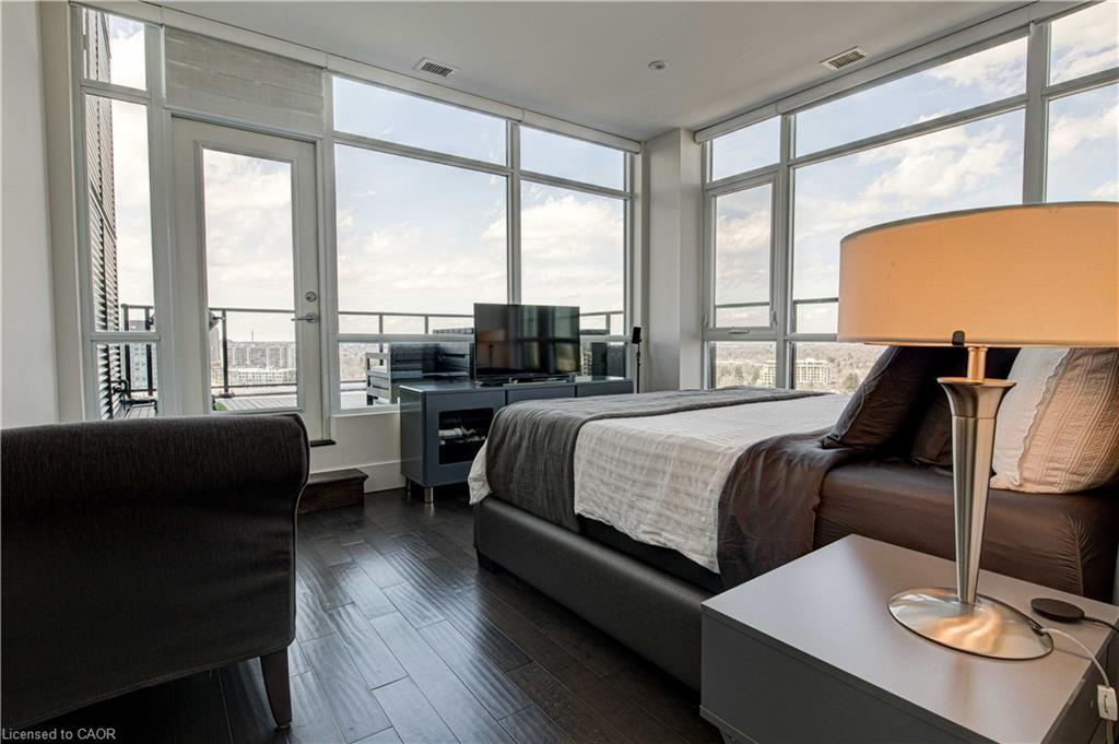1902-1 Victoria Street S, Kitchener, ON - Indoor Photo Showing Bedroom