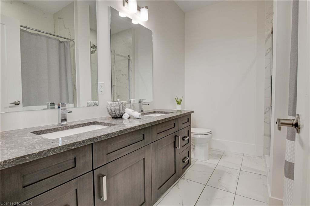 1902-1 Victoria Street S, Kitchener, ON - Indoor Photo Showing Bathroom