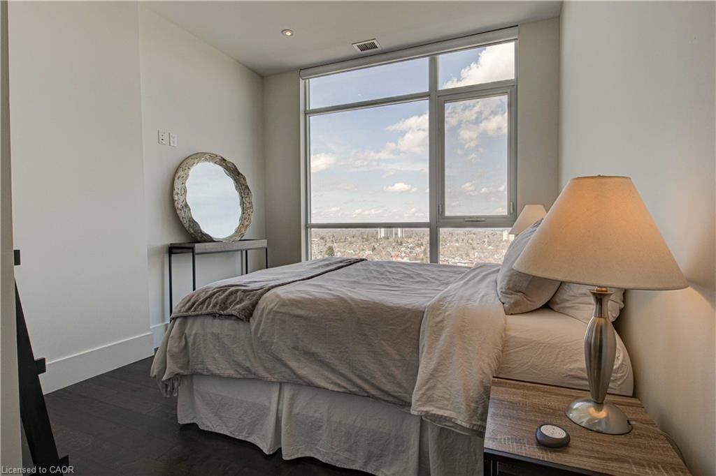 1902-1 Victoria Street S, Kitchener, ON - Indoor Photo Showing Bedroom