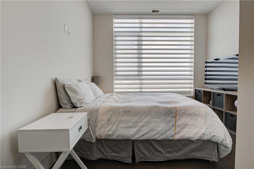 1902-1 Victoria Street S, Kitchener, ON - Indoor Photo Showing Bedroom