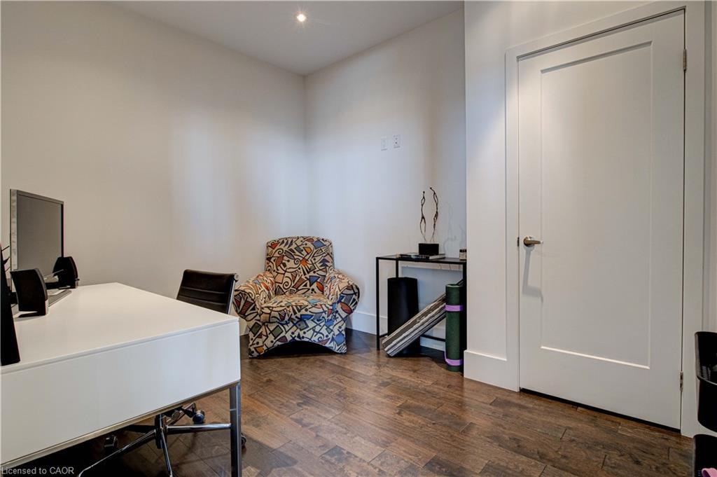 1902-1 Victoria Street S, Kitchener, ON - Indoor