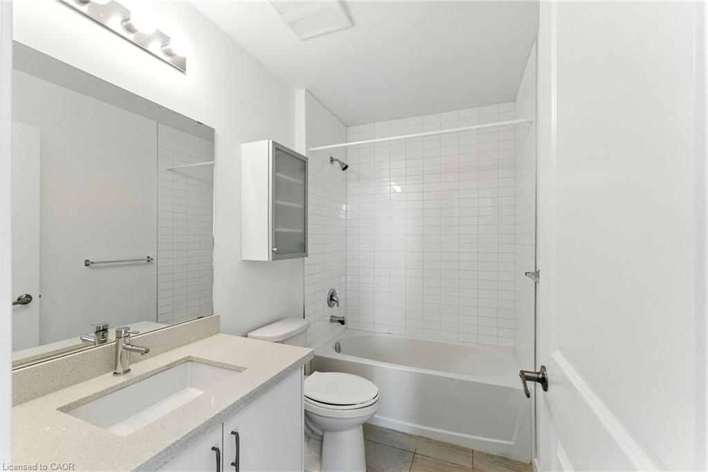 709-81 Robinson Street, Hamilton, ON - Indoor Photo Showing Bathroom