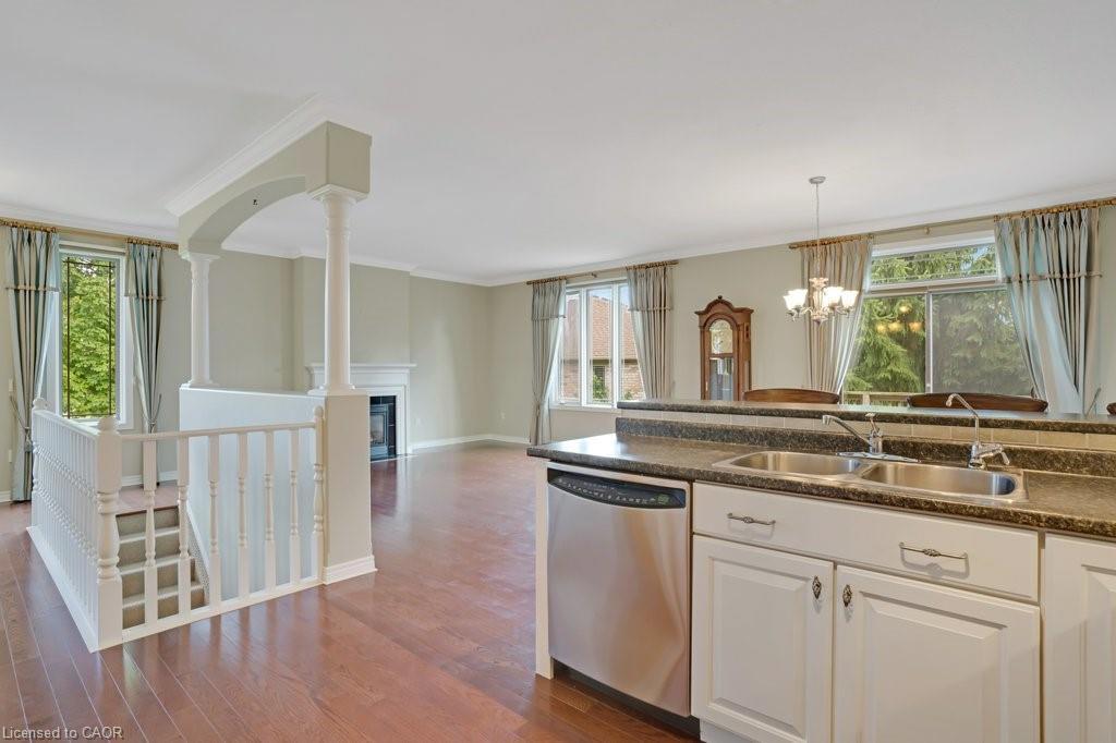 99-20 Isherwood Avenue, Cambridge, ON - Indoor Photo Showing Kitchen With Double Sink