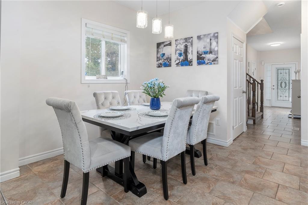 14-345 Glancaster Road, Ancaster, ON - Indoor Photo Showing Dining Room