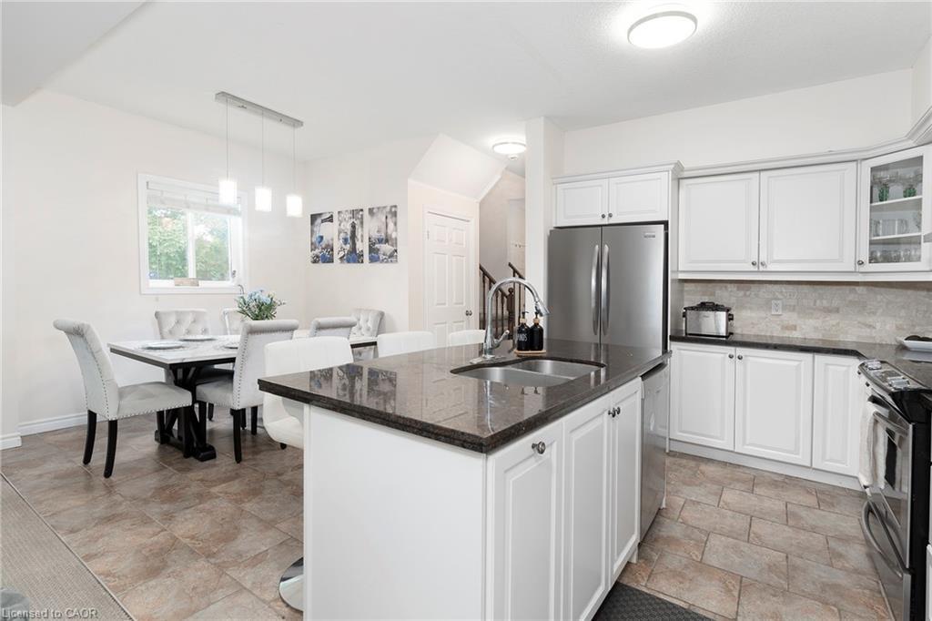 14-345 Glancaster Road, Ancaster, ON - Indoor Photo Showing Kitchen With Double Sink With Upgraded Kitchen