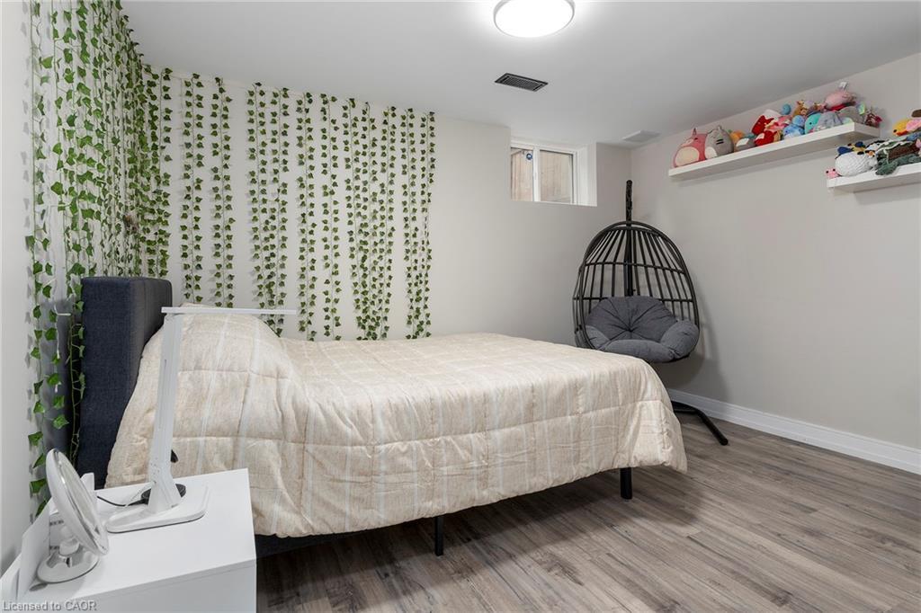 14-345 Glancaster Road, Ancaster, ON - Indoor Photo Showing Bedroom