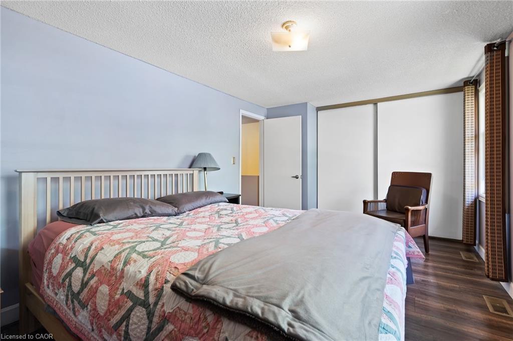 8117 Lynhurst Drive, Niagara Falls, ON - Indoor Photo Showing Bedroom