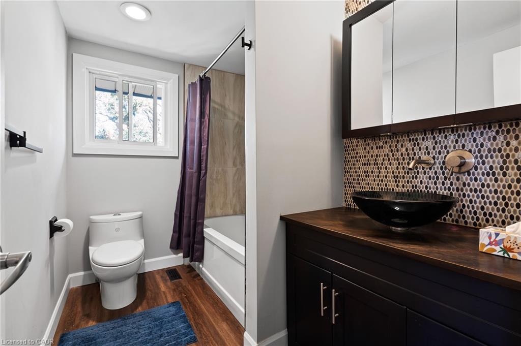 8117 Lynhurst Drive, Niagara Falls, ON - Indoor Photo Showing Bathroom