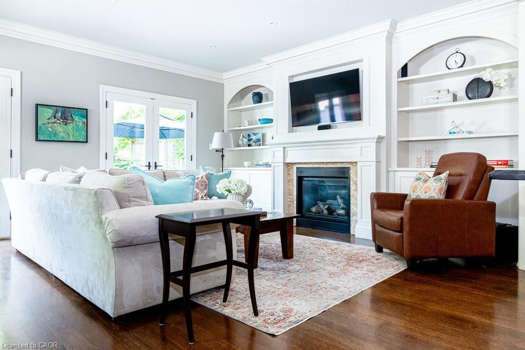 44 Head Street, Oakville, ON - Indoor Photo Showing Living Room With Fireplace