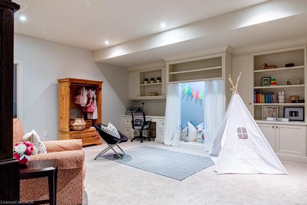 44 Head Street, Oakville, ON - Indoor