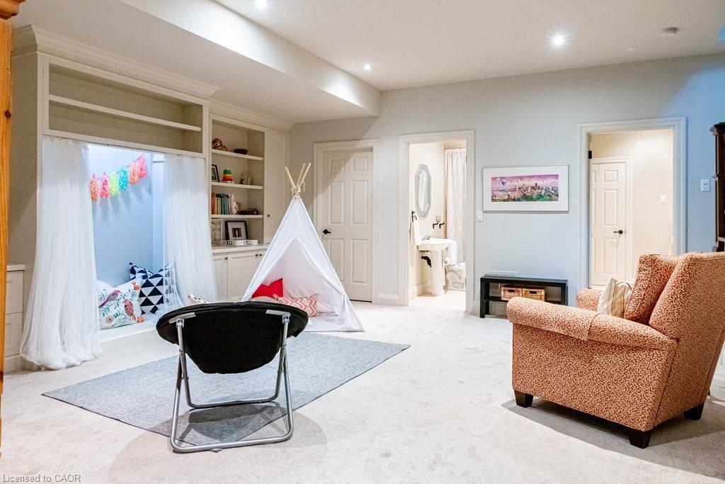 44 Head Street, Oakville, ON - Indoor