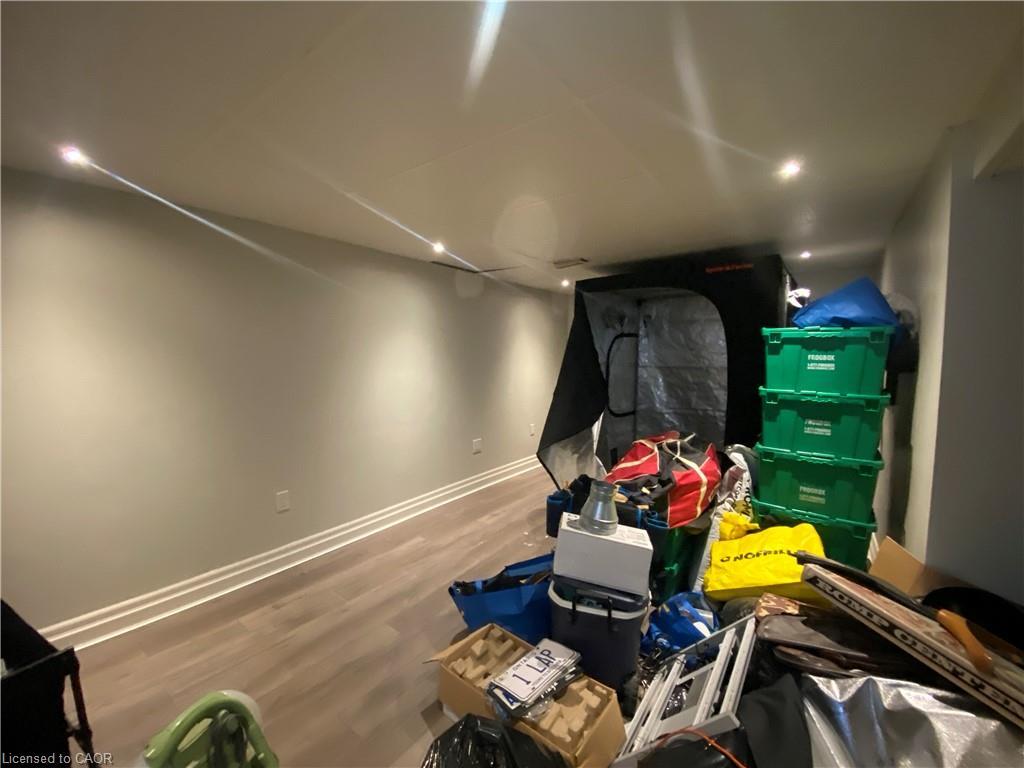 24 Queenslea Drive, Hamilton, ON - Indoor