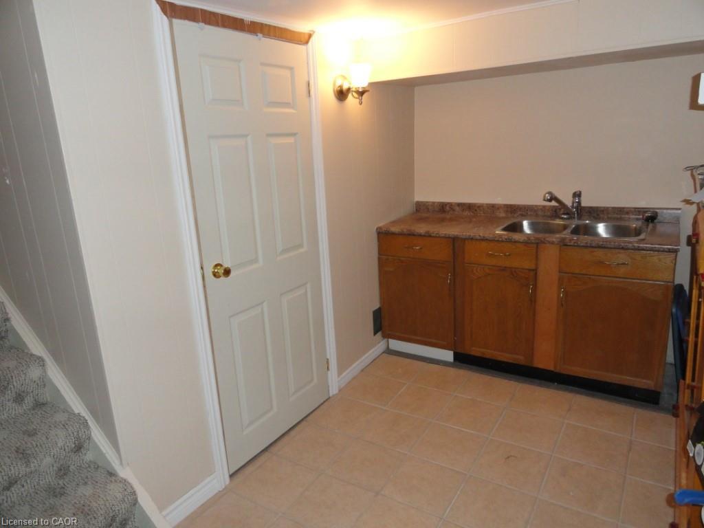 21 West Street, Dundas, ON - Indoor Photo Showing Other Room
