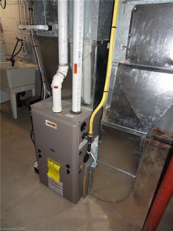 21 West Street, Dundas, ON - Indoor Photo Showing Basement